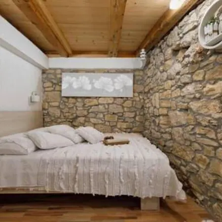 Prázdninový dům Three Bedroom With Pool