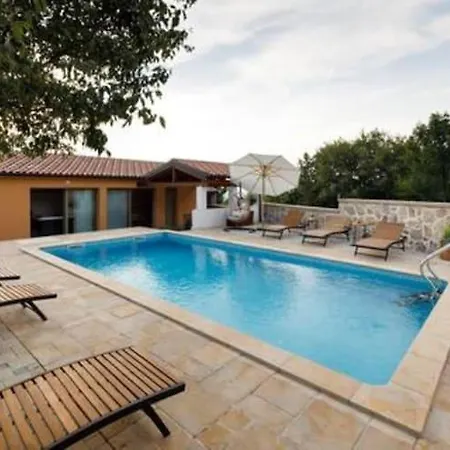 Three Bedroom With Pool Prázdninový dům Trbounje