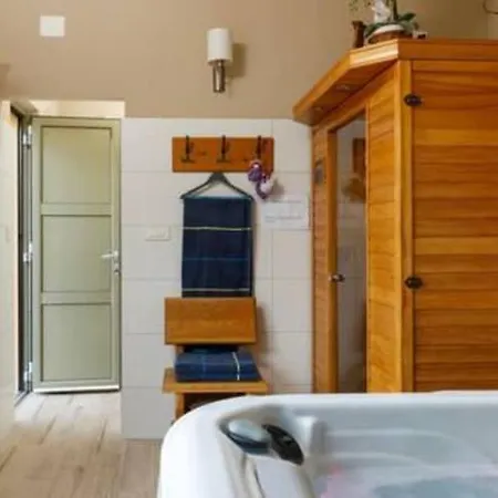 Three Bedroom With Pool * Trbounje