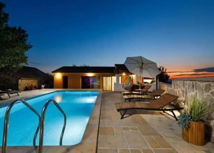 度假居 Three Bedroom With Pool